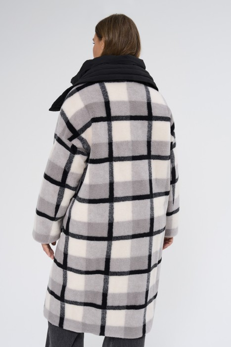 шуба из овечьей шерсти по цене 15470 руб вид справа