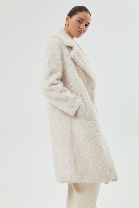 шуба из овечьей шерсти по цене 12230 руб вид справа