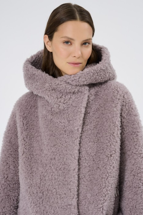 шуба из овечьей шерсти из россии вид сбоку