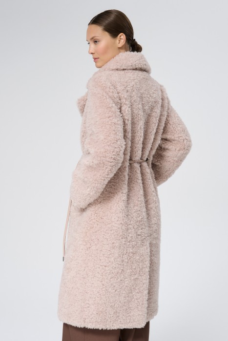 шуба из овечьей шерсти по цене 11510 руб вид справа