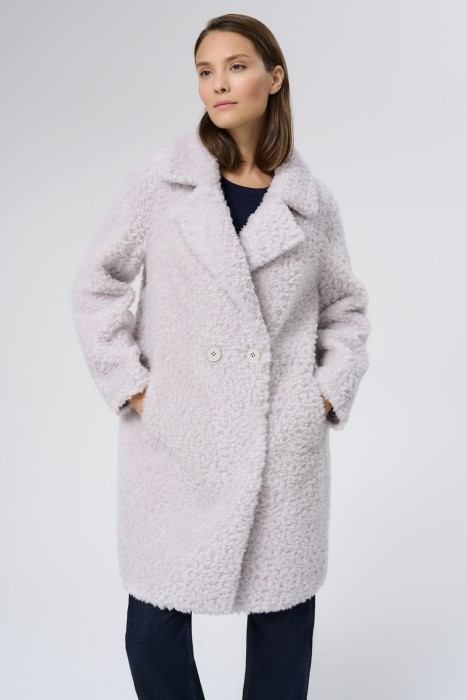 шуба из овечьей шерсти от бренда снежная королева вид слева