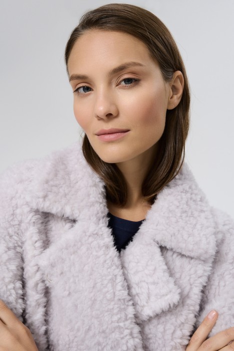 шуба из овечьей шерсти из россии вид сбоку