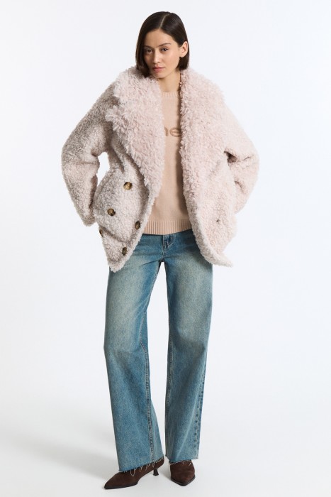 шуба из овечьей шерсти от бренда снежная королева вид слева