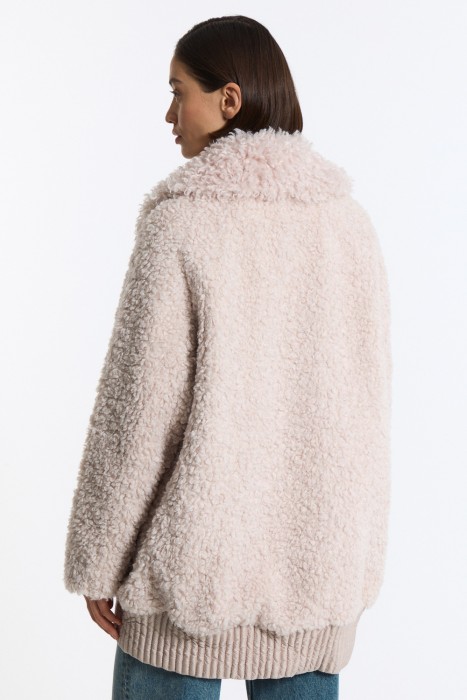 шуба из овечьей шерсти по цене 12640 руб вид справа