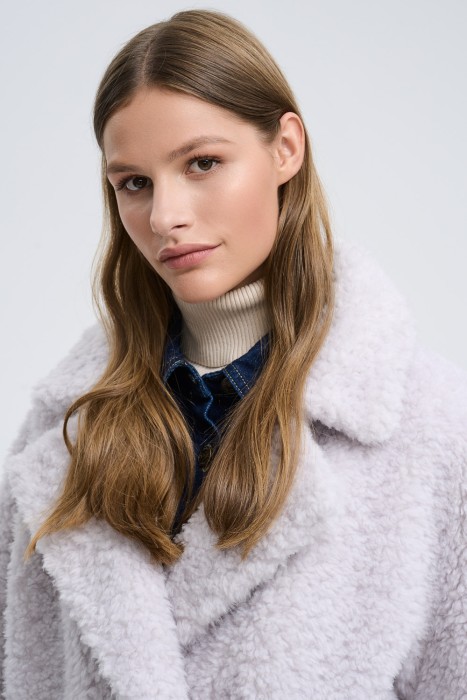 шуба из овечьей шерсти из россии вид сбоку