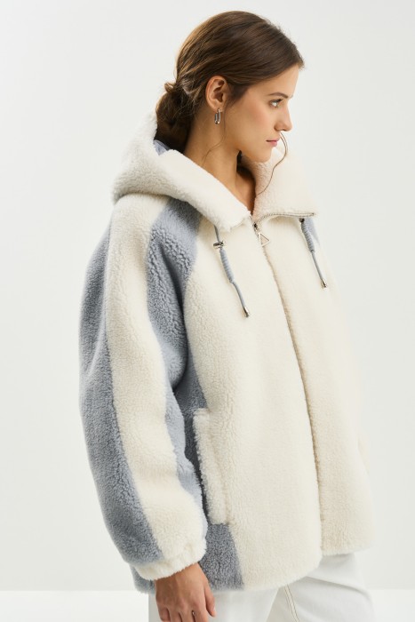 шуба из овечьей шерсти по цене 8150 руб вид справа