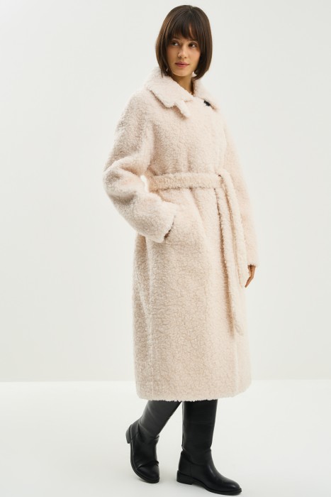 шуба из овечьей шерсти из россии вид сбоку