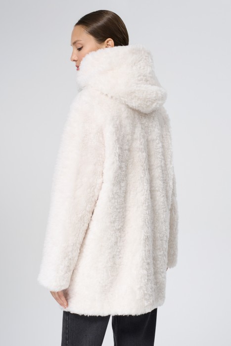 шуба из овечьей шерсти по цене 10600 руб вид справа