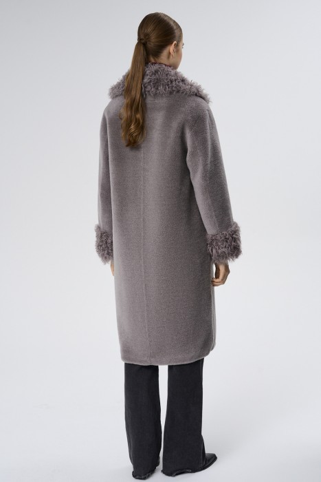 шуба из овечьей шерсти по цене 14680 руб вид справа