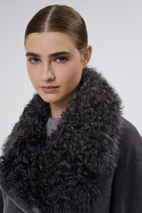 шуба из овечьей шерсти из россии вид сбоку