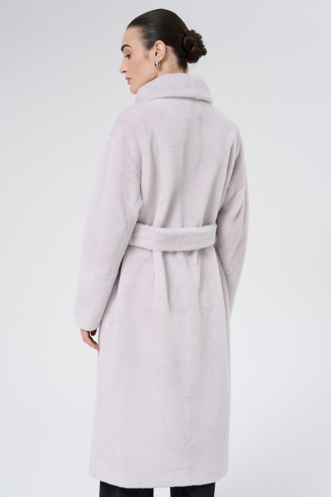 шуба из овечьей шерсти по цене 13670 руб вид справа