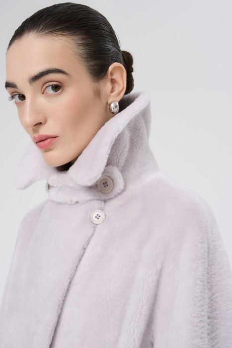 шуба из овечьей шерсти из россии вид сбоку