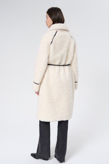 шуба из овечьей шерсти по цене 10340 руб вид справа