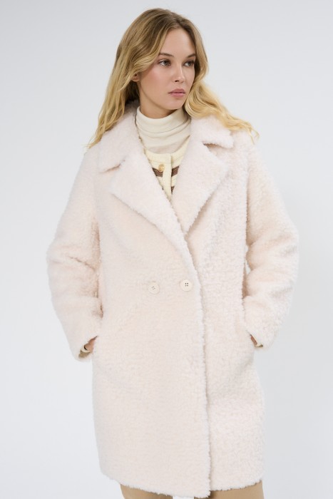 шуба из овечьей шерсти от бренда снежная королева вид слева