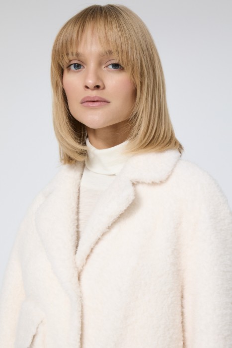 шуба из овечьей шерсти из россии вид сбоку