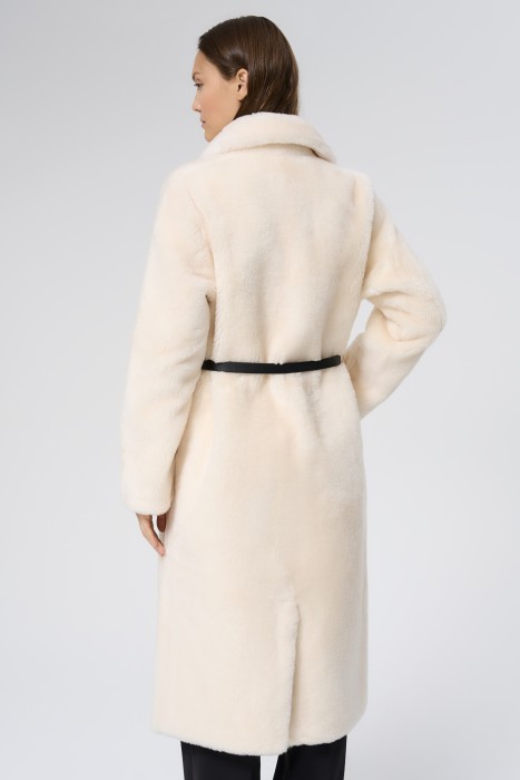 шуба из овечьей шерсти по цене 14480 руб вид справа