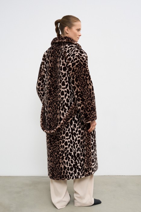 шуба из шерсти кролика по цене 19570 руб вид справа