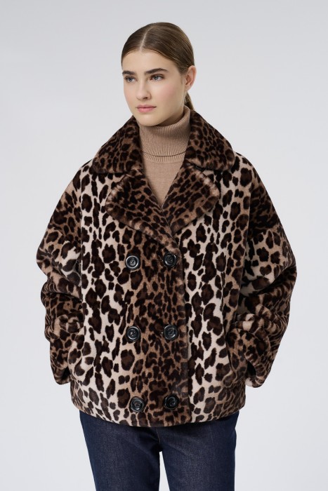 шуба из шерсти кролика от бренда снежная королева вид слева