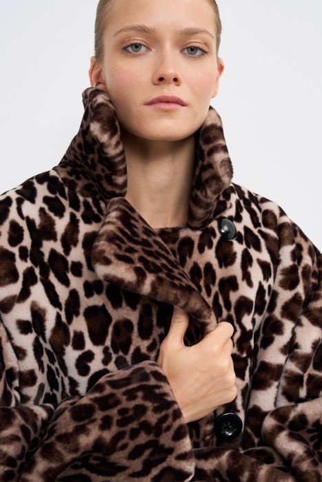 шуба из шерсти кролика из россии вид сбоку