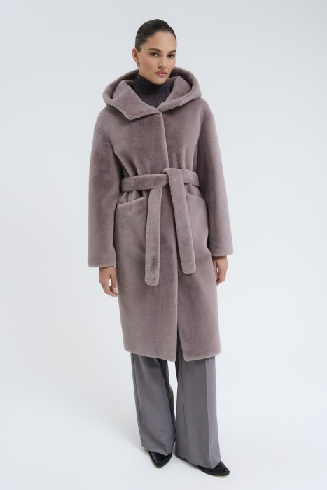 шуба из шерсти кролика от бренда снежная королева вид слева