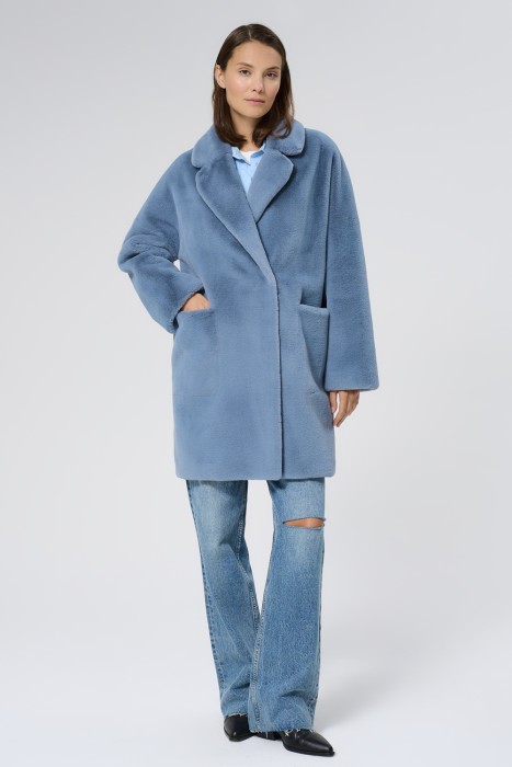 шуба из шерсти кролика от бренда снежная королева вид слева