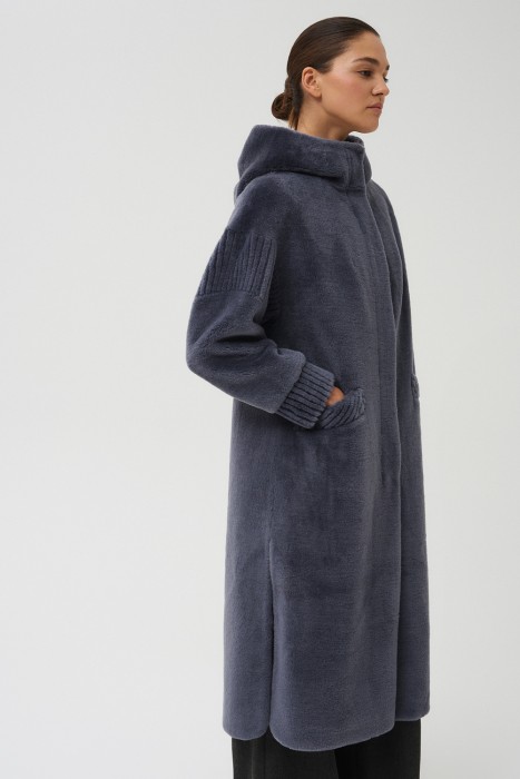 шуба из шерсти с капюшоном по цене 13860 руб вид справа