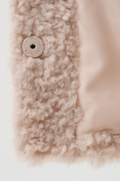 шуба из шерсти с капюшоном по цене 7270 руб вид справа