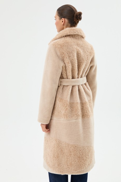 шуба из шерсти с поясом по цене 11320 руб вид справа