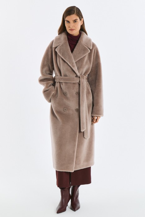 шуба из шерсти с поясом из россии вид сбоку