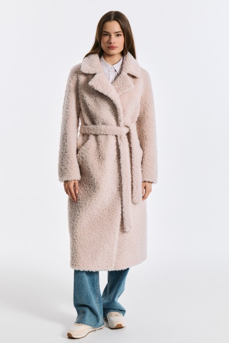 шуба из шерсти с поясом от бренда снежная королева вид слева