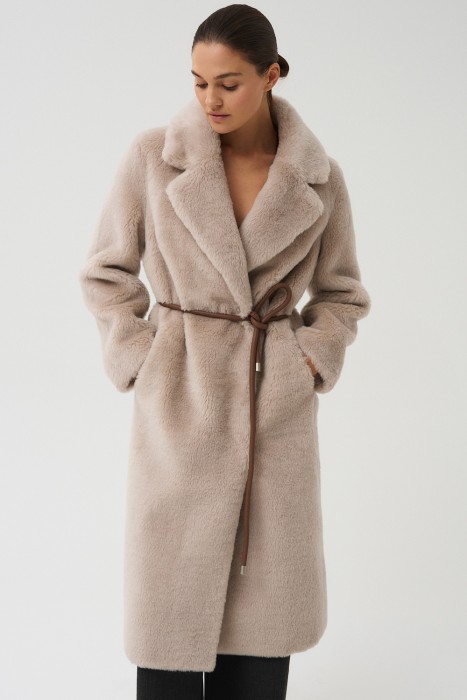 шуба из шерсти с поясом 789899003 фотография