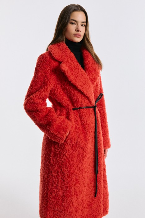 шуба из шерсти с поясом из россии вид сбоку