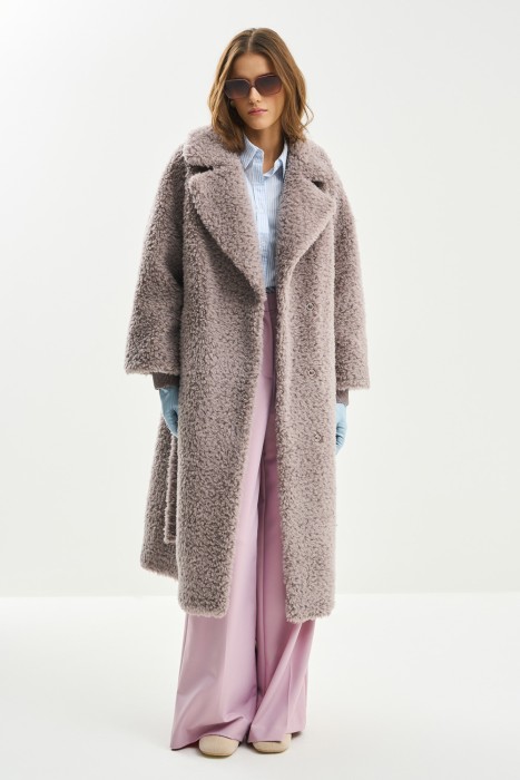 шуба из шерсти с поясом из россии вид сбоку