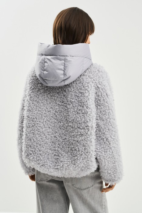 шуба из шерсти с текстильным капюшоном по цене 8150 руб вид справа