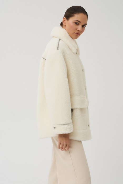 шуба из шерсти по цене 6110 руб вид справа