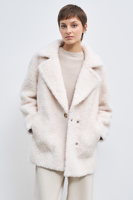 шуба из шерсти от бренда снежная королева вид слева