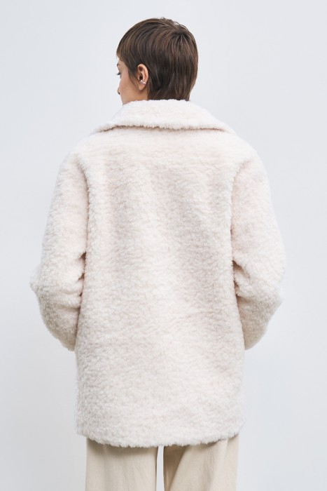 шуба из шерсти по цене 9780 руб вид справа