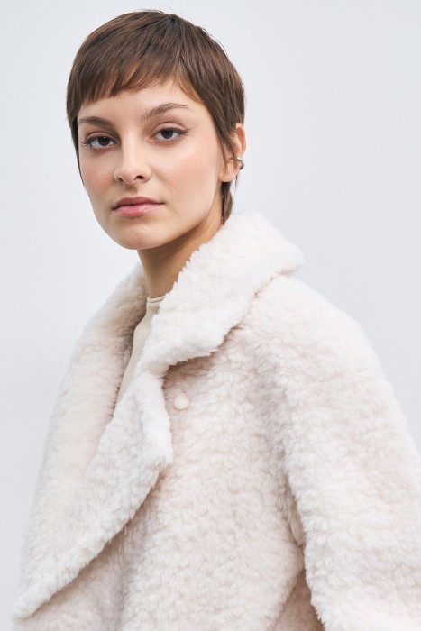 шуба из шерсти из россии вид сбоку