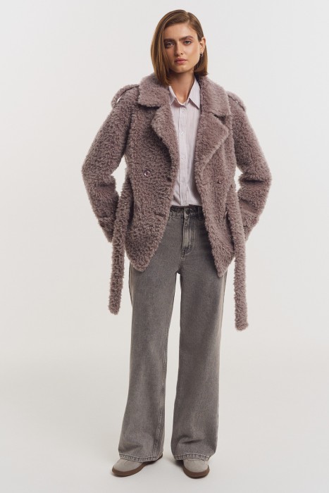 шуба из шерсти от бренда снежная королева вид слева