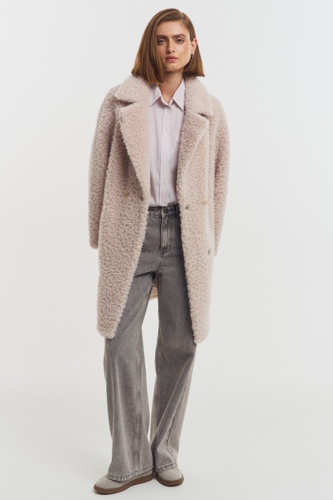 шуба из шерсти от бренда снежная королева вид слева