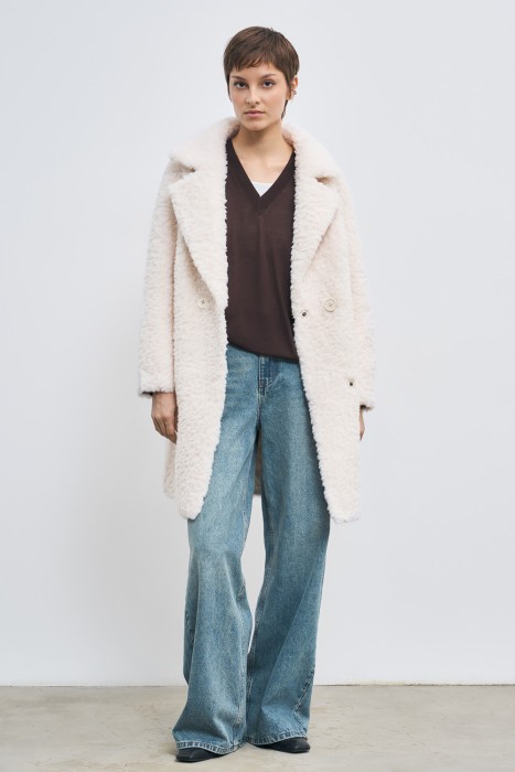 шуба из шерсти от бренда снежная королева вид слева