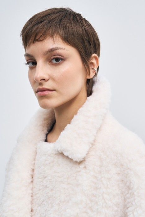 шуба из шерсти из россии вид сбоку