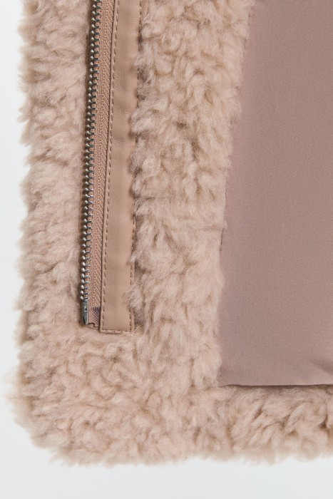 шуба из шерсти по цене 10190 руб вид справа