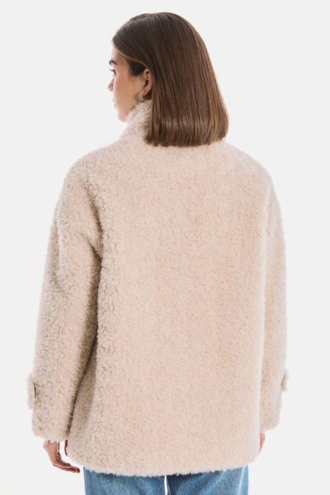 шуба из шерсти по цене 8150 руб вид справа