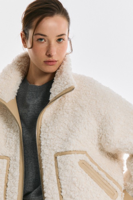 шуба из шерсти из россии вид сбоку