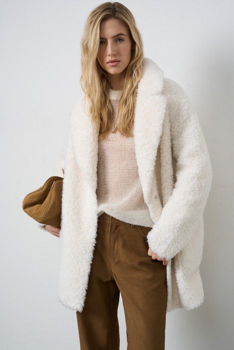 шуба из шерсти из россии вид сбоку