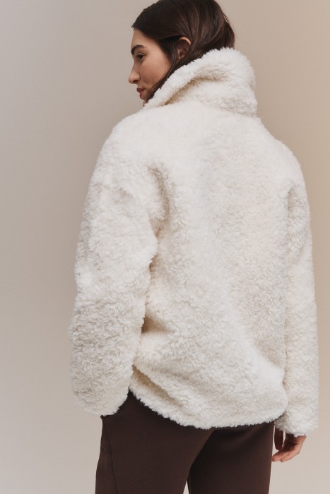 шуба из шерсти из россии вид сбоку