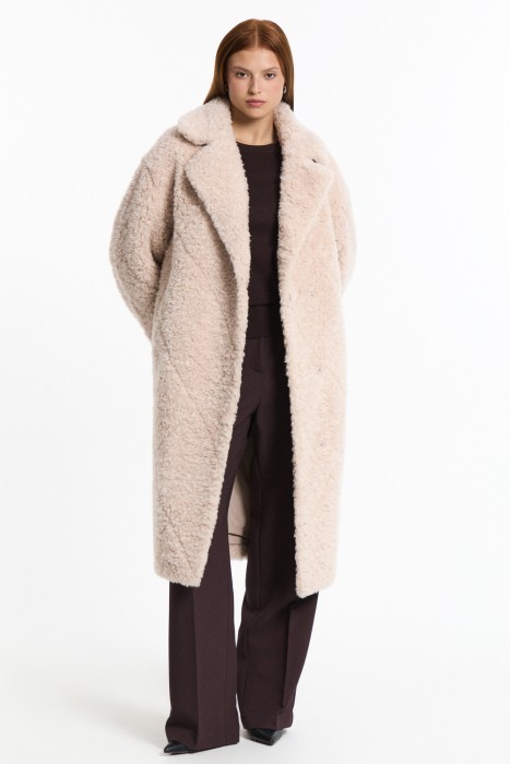 шуба из шерсти от бренда снежная королева вид слева