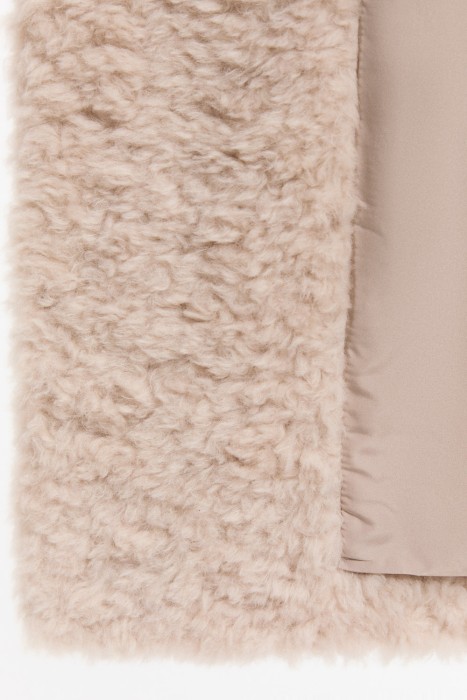 шуба из шерсти из россии вид сбоку