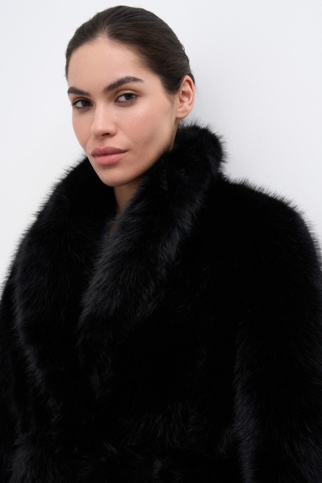 шуба из шерсти из россии вид сбоку